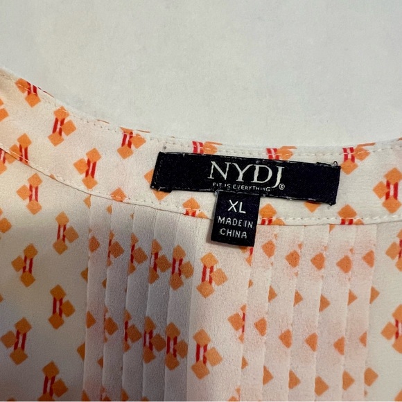 NYDJ blouse (1002 - Picture 4 of 7